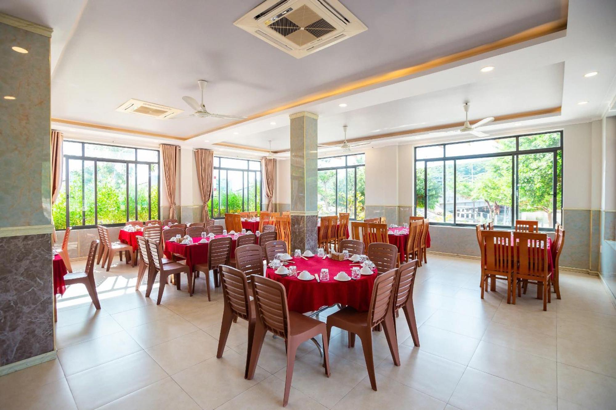 Chau Gia Hotel Vĩnh Hy Exterior photo