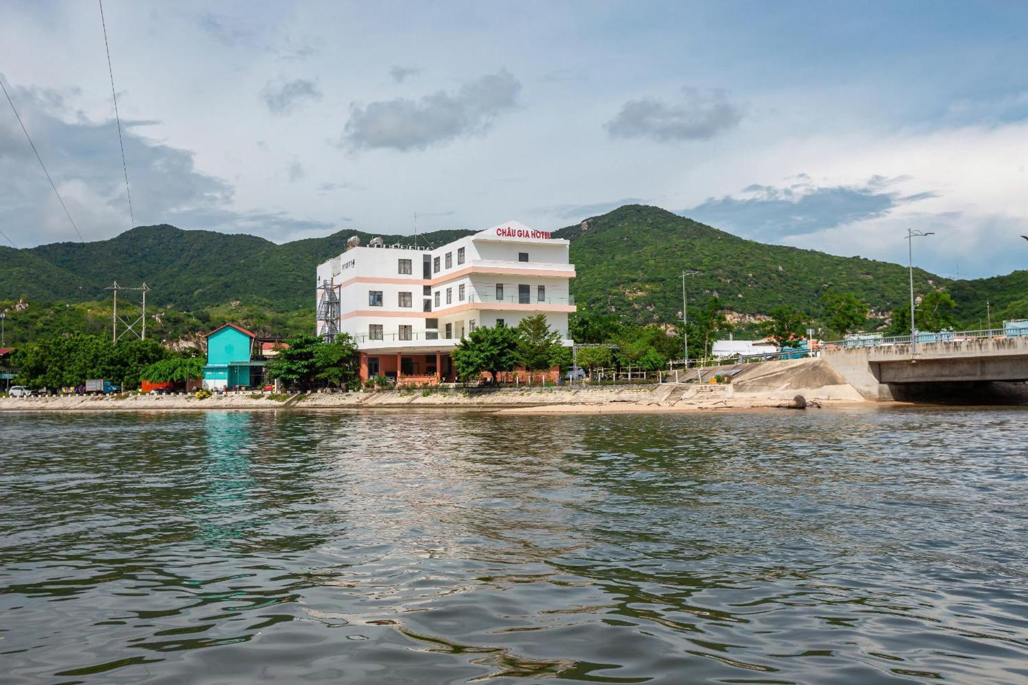 Chau Gia Hotel Vĩnh Hy Exterior photo